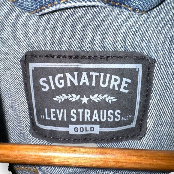 Levi’s Gold Mid Wash Denim Jean Jacket Size M - Picture 2 of 13